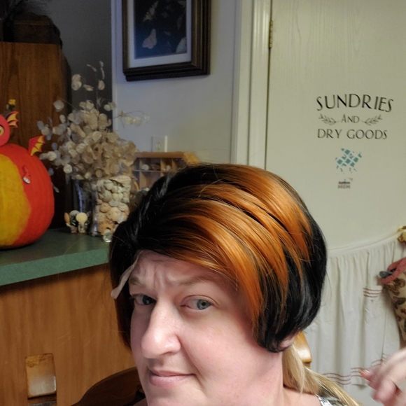 Short Bob Pixie Cut  ombre golden top to black wig 10" Synthetic - Picture 5 of 16